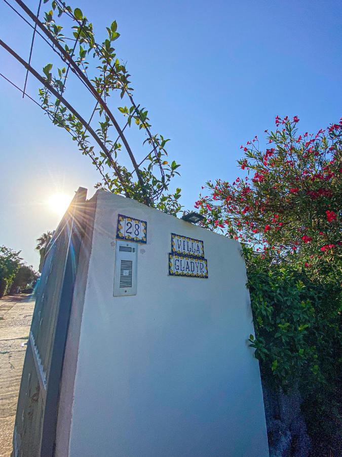 Villa Gladyr Lotzorai Εξωτερικό φωτογραφία