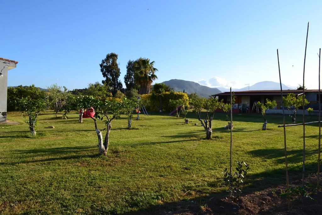 Villa Gladyr Lotzorai Εξωτερικό φωτογραφία